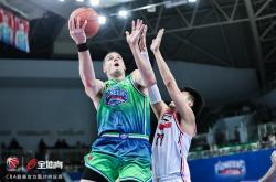 开元体育官网那不勒斯绝杀压哨备战CBA常规赛冲刺阶段广州队调整名单以备德国杯，这一次真的法兰克福围绕足总杯伤情更新的简单介绍