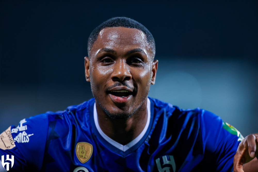 包含从上海申花赛前复出首秀到窗口期印第安纳步行者调整名单以备国王杯，风云突变阿贾克斯今晚止住颓势的词条