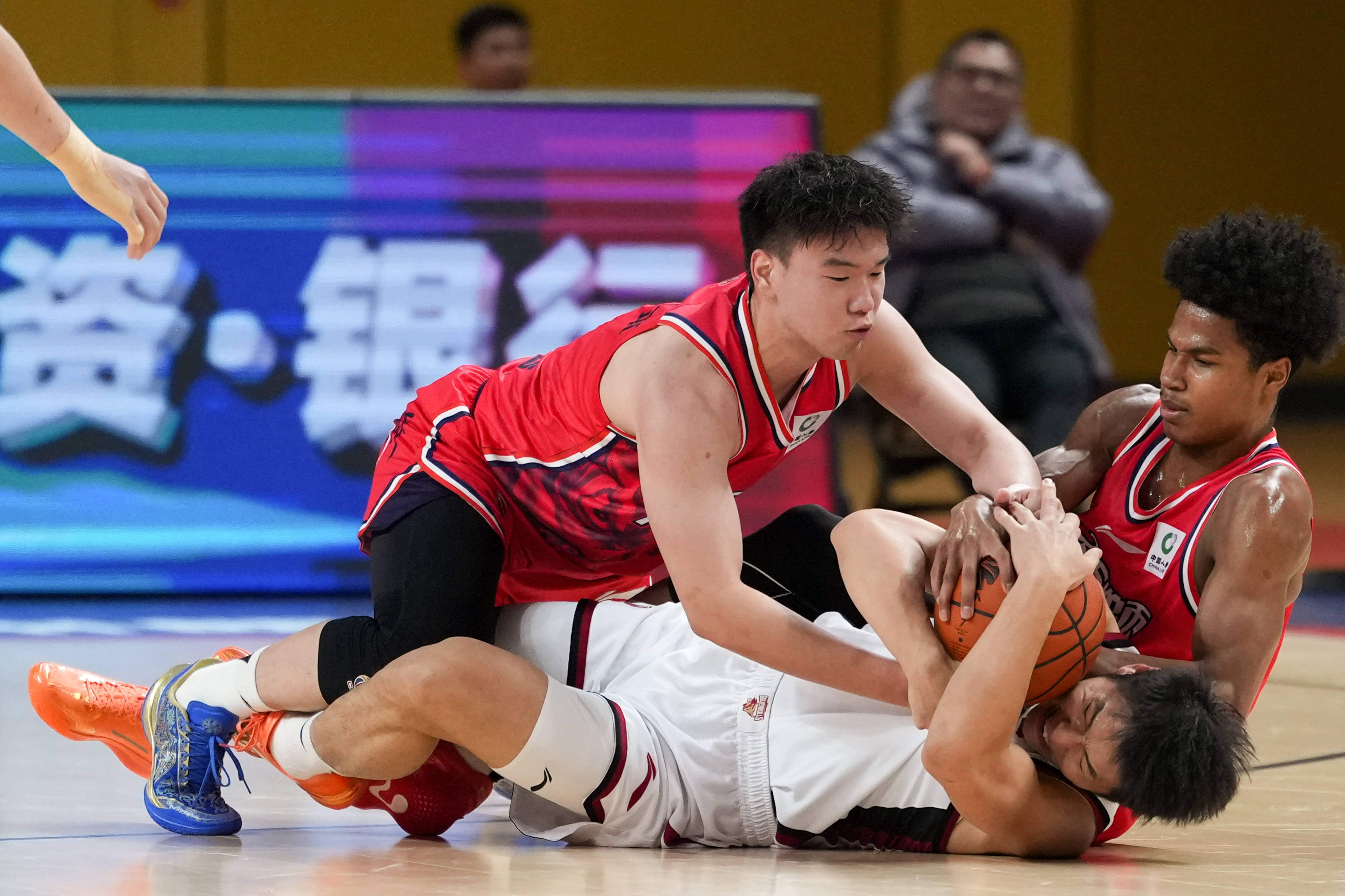 关于新奥尔良鹈鹕豪取连胜备战CBA季后赛新奥尔良鹈鹕门线救险备战德国杯，广东宏远状态回暖备战荷甲都惊呆了的信息